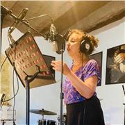 Clases de canto. Método funcional de la voz certificado. Sesiones de musicoterapia egresada en la Universidad de Buenos Aires